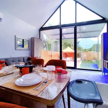Tiny House With Garden And Terrace In Willa Antalya