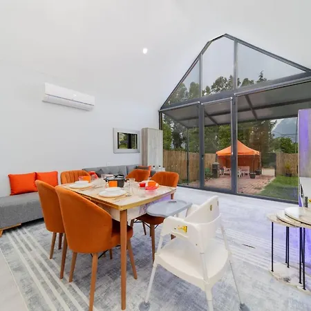 Tiny House With Garden And Terrace In Antalya