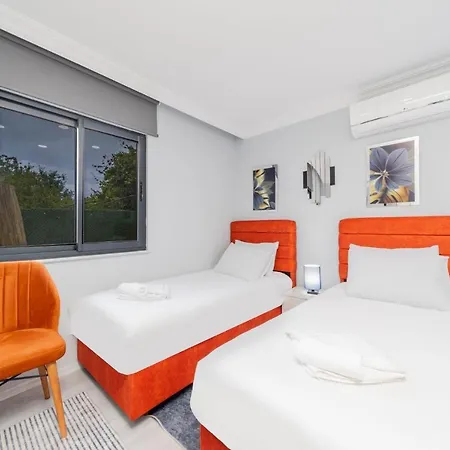 Tiny House With Garden And Terrace In * Antalya