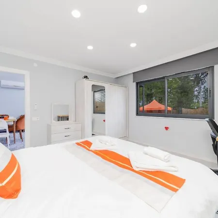Tiny House With Garden And Terrace In Willa *