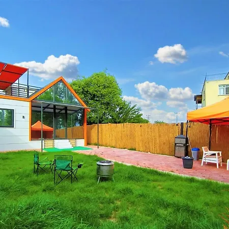 Tiny House With Garden And Terrace In Antalia